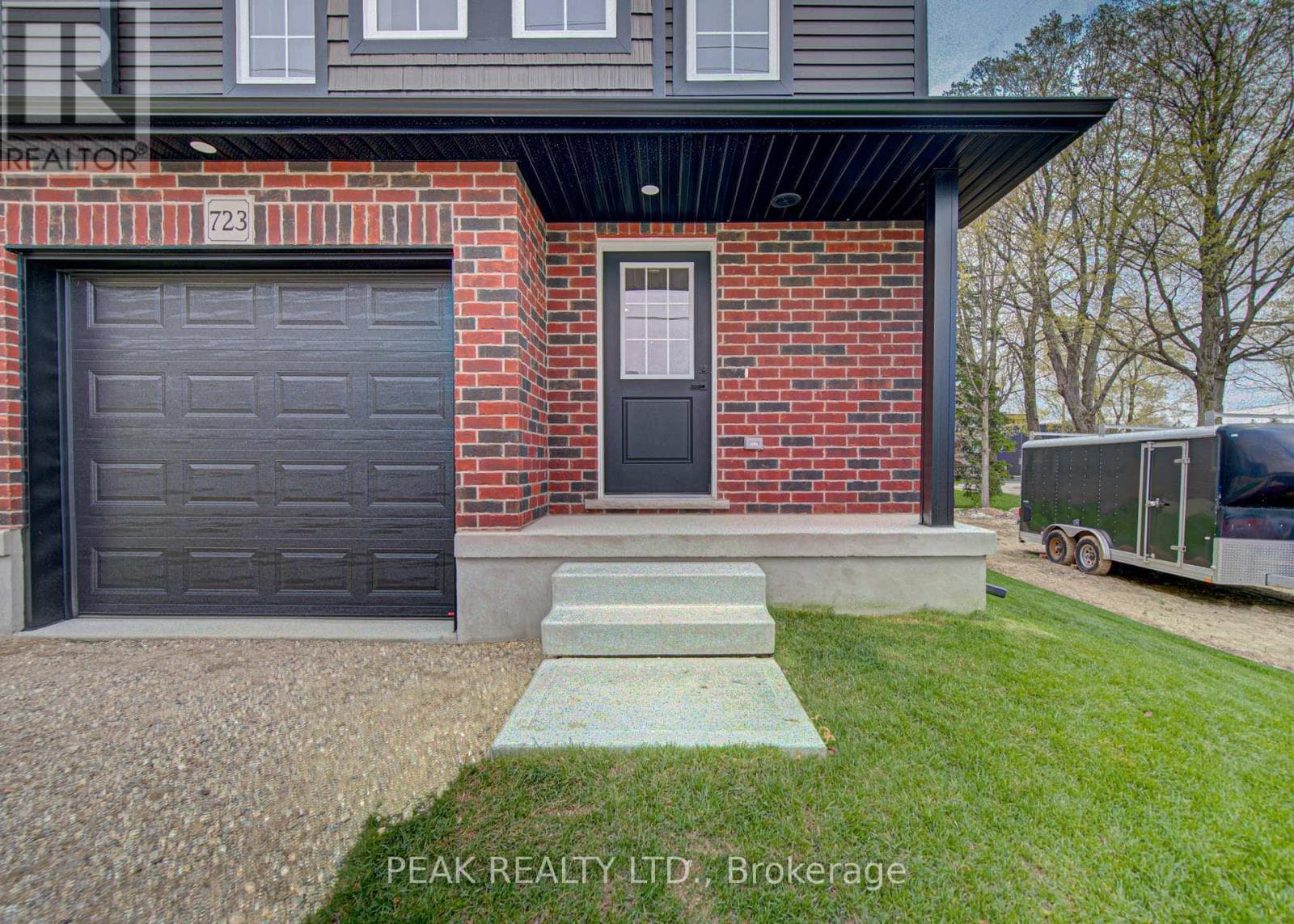 723 ELMA Street W, Toronto — photo 3