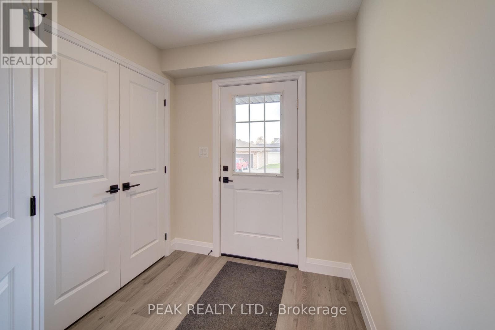 723 ELMA Street W, Toronto — photo 4