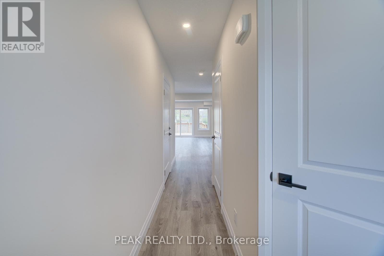 723 ELMA Street W, Toronto — photo 5