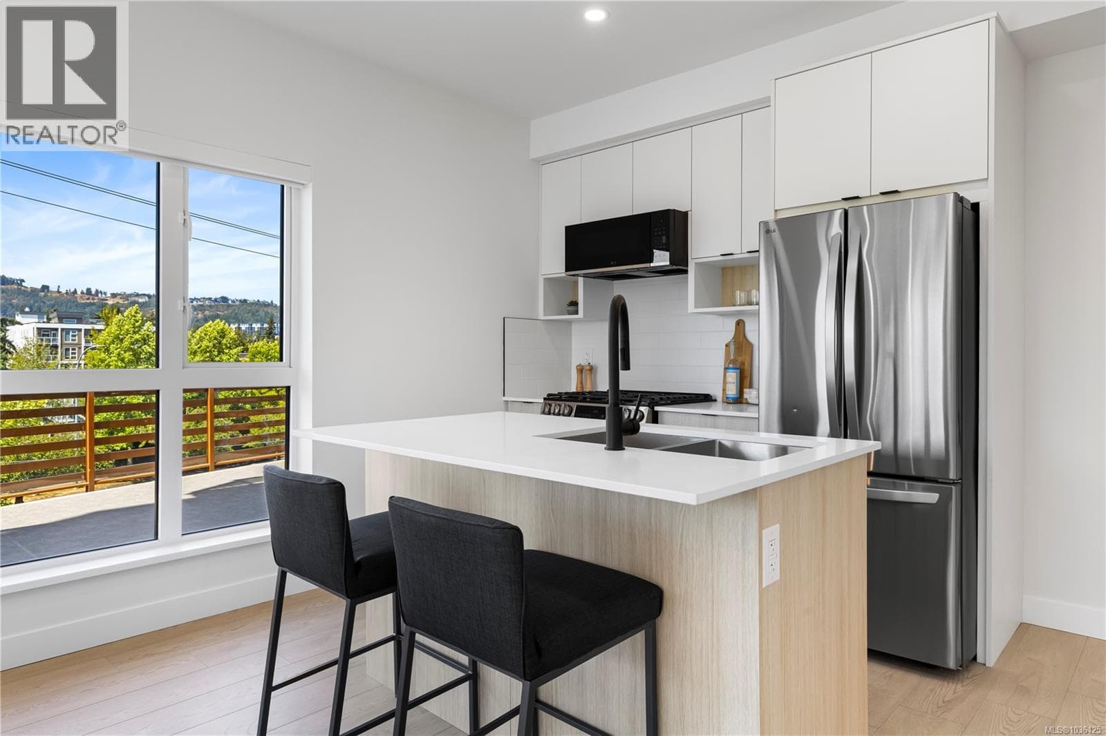 504 2629 Millstream Rd, Victoria — photo 5