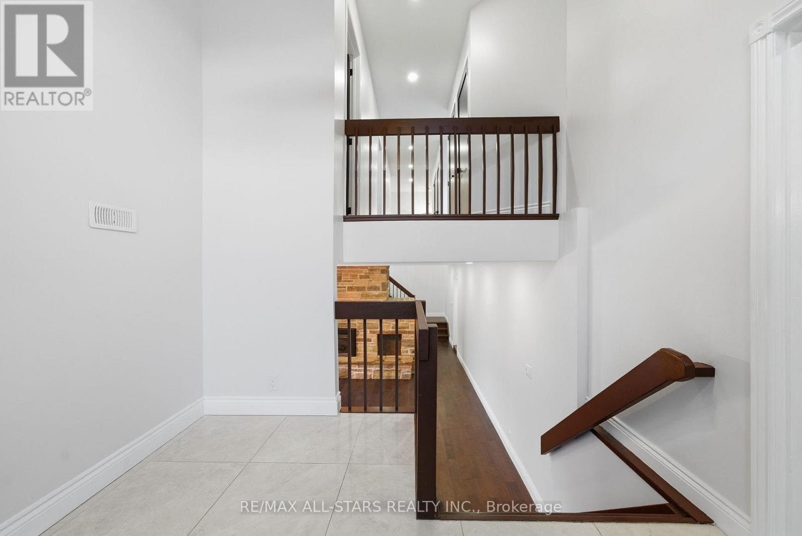 2580 LAKERIDGE ROAD, Toronto — photo 4