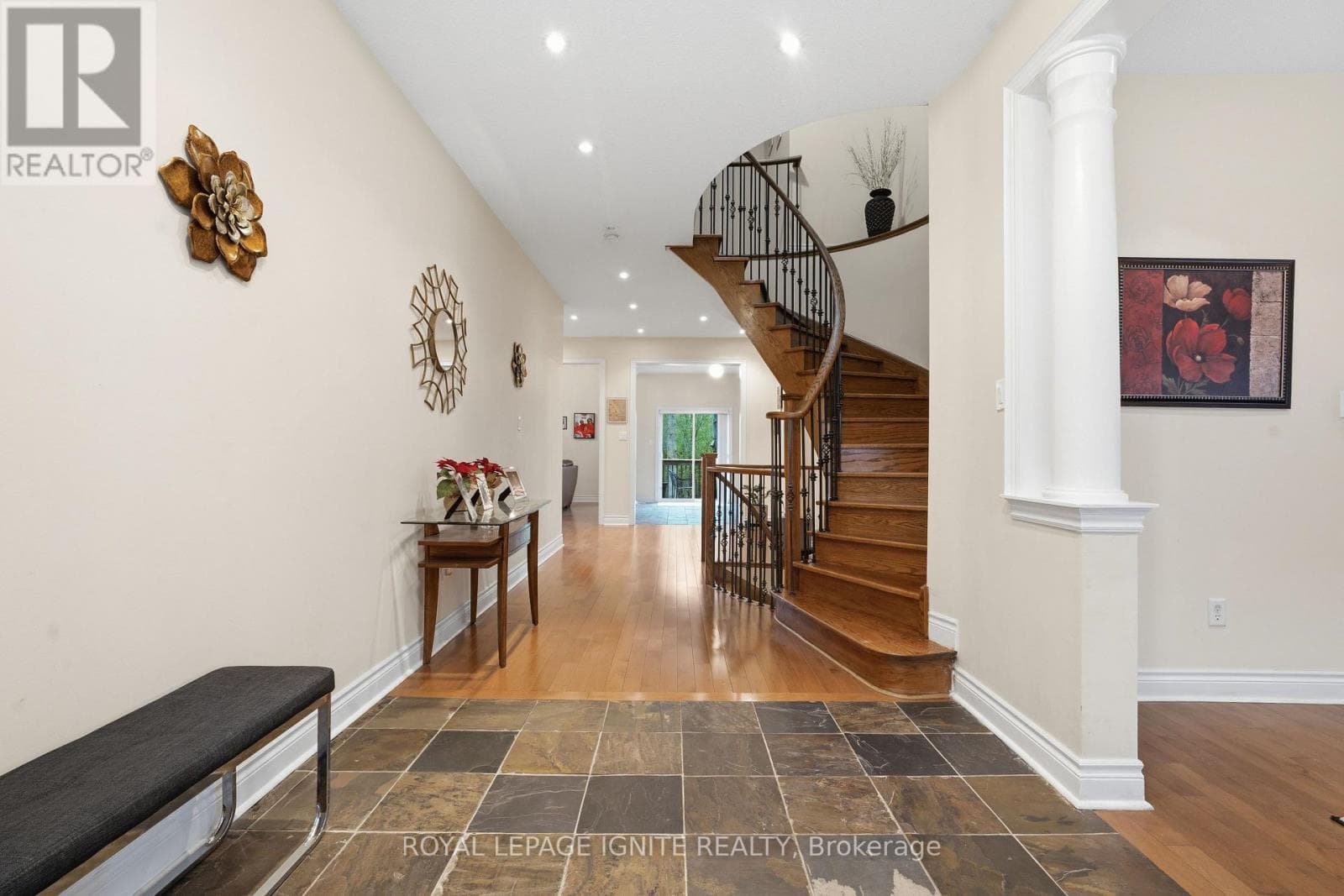36 VALLEYRIDGE CRESCENT, Toronto — photo 5