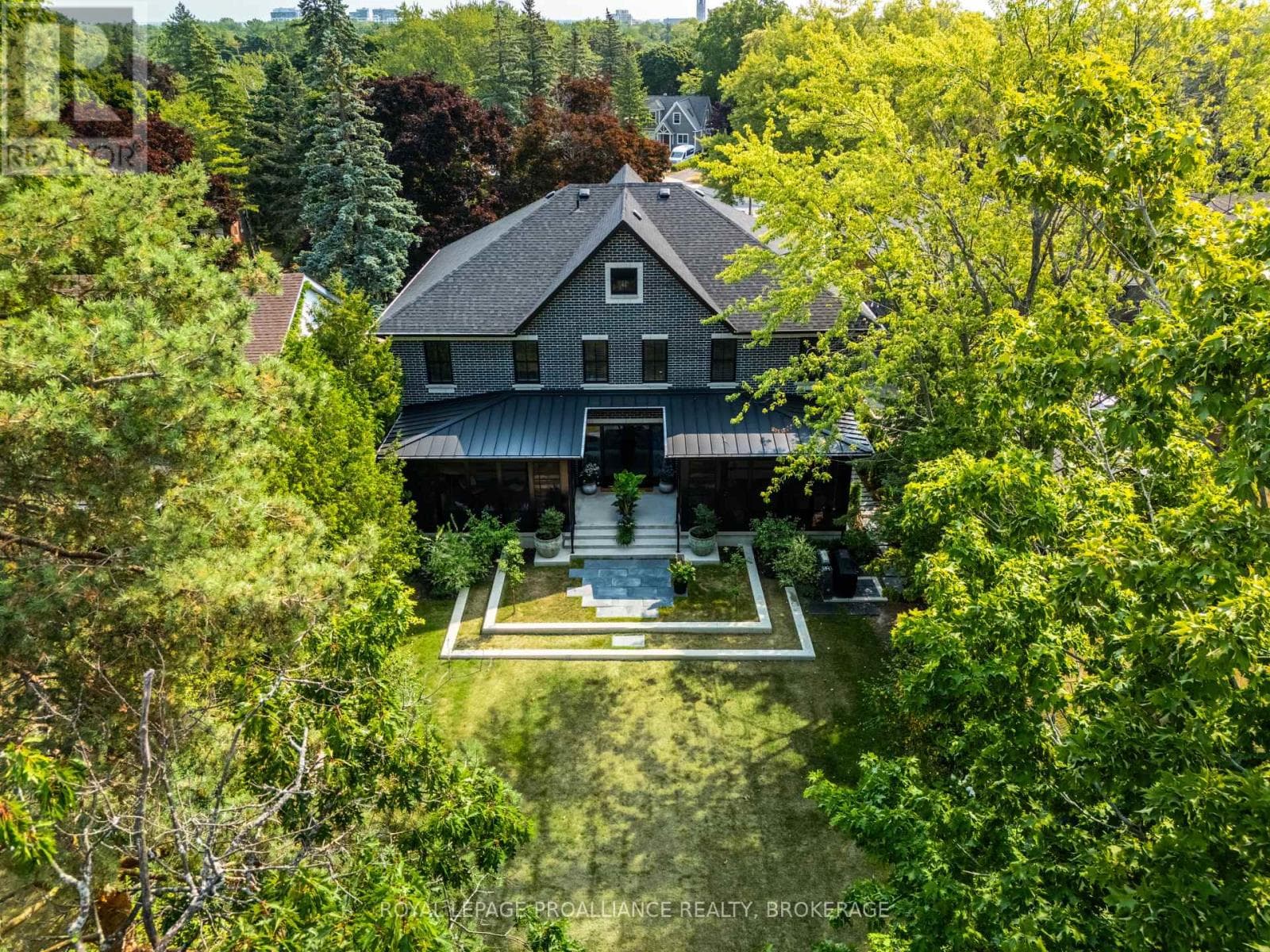 124 CHURCHILL CRESCENT, Kingston — photo 4