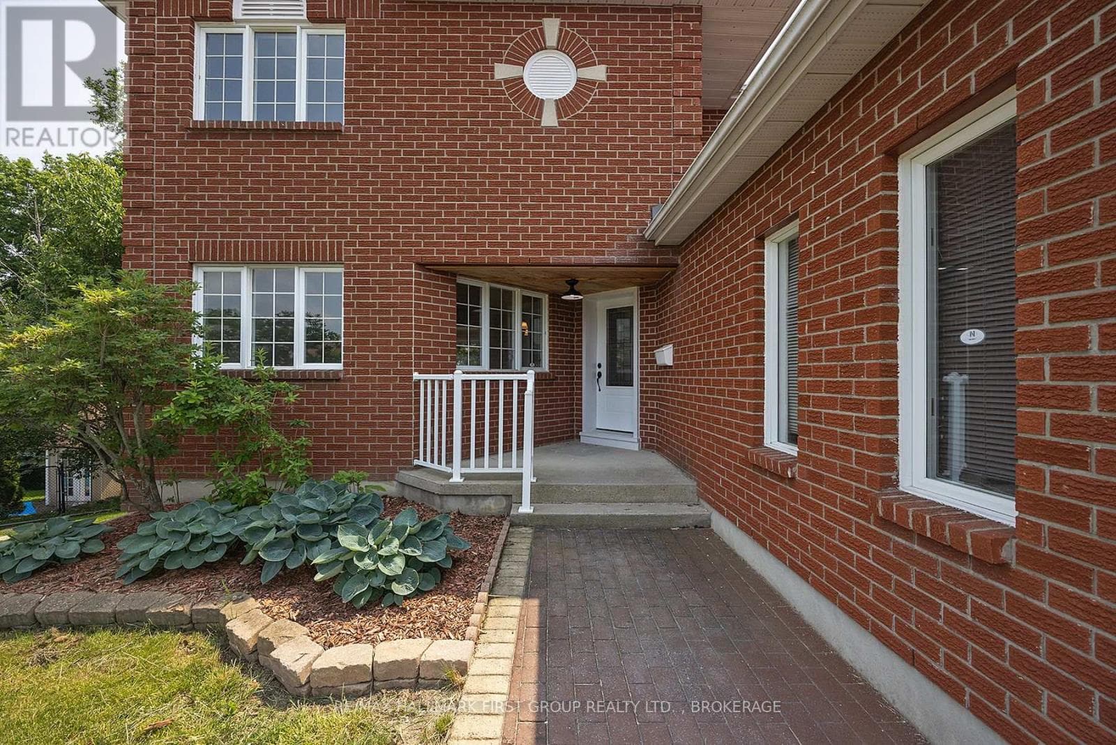 272 FRIARHILL CRESCENT, Kingston — photo 3