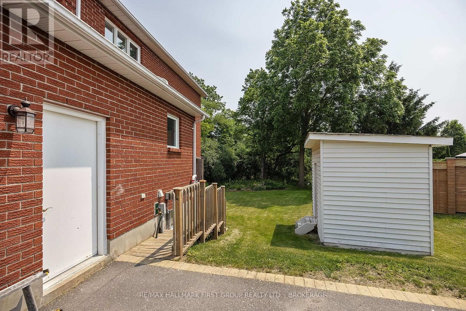 272 FRIARHILL CRESCENT, Kingston — photo 4