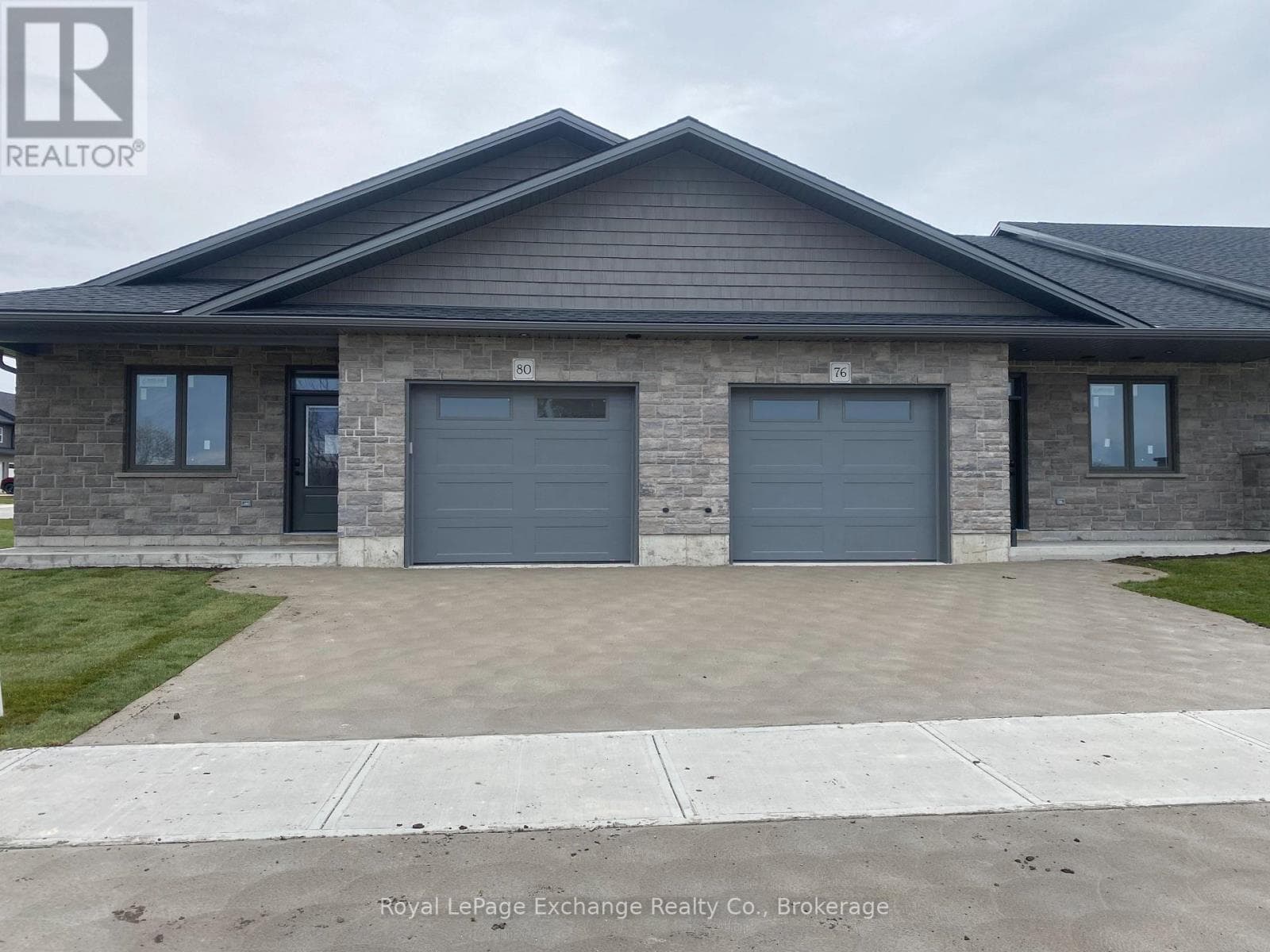 20 MERCEDES CRESCENT in 