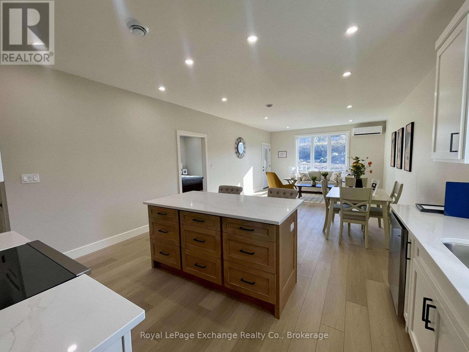 24 MERCEDES CRESCENT N, OnePoint — photo 5
