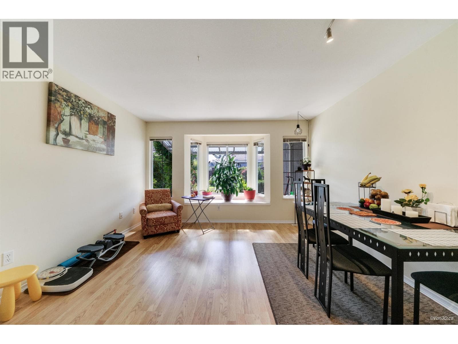 215 W 18TH STREET, Greater Vancouver — photo 5