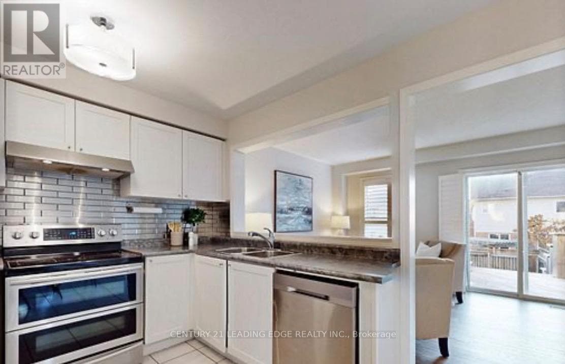 123 KIRKLAND PLAZA, Toronto — photo 5