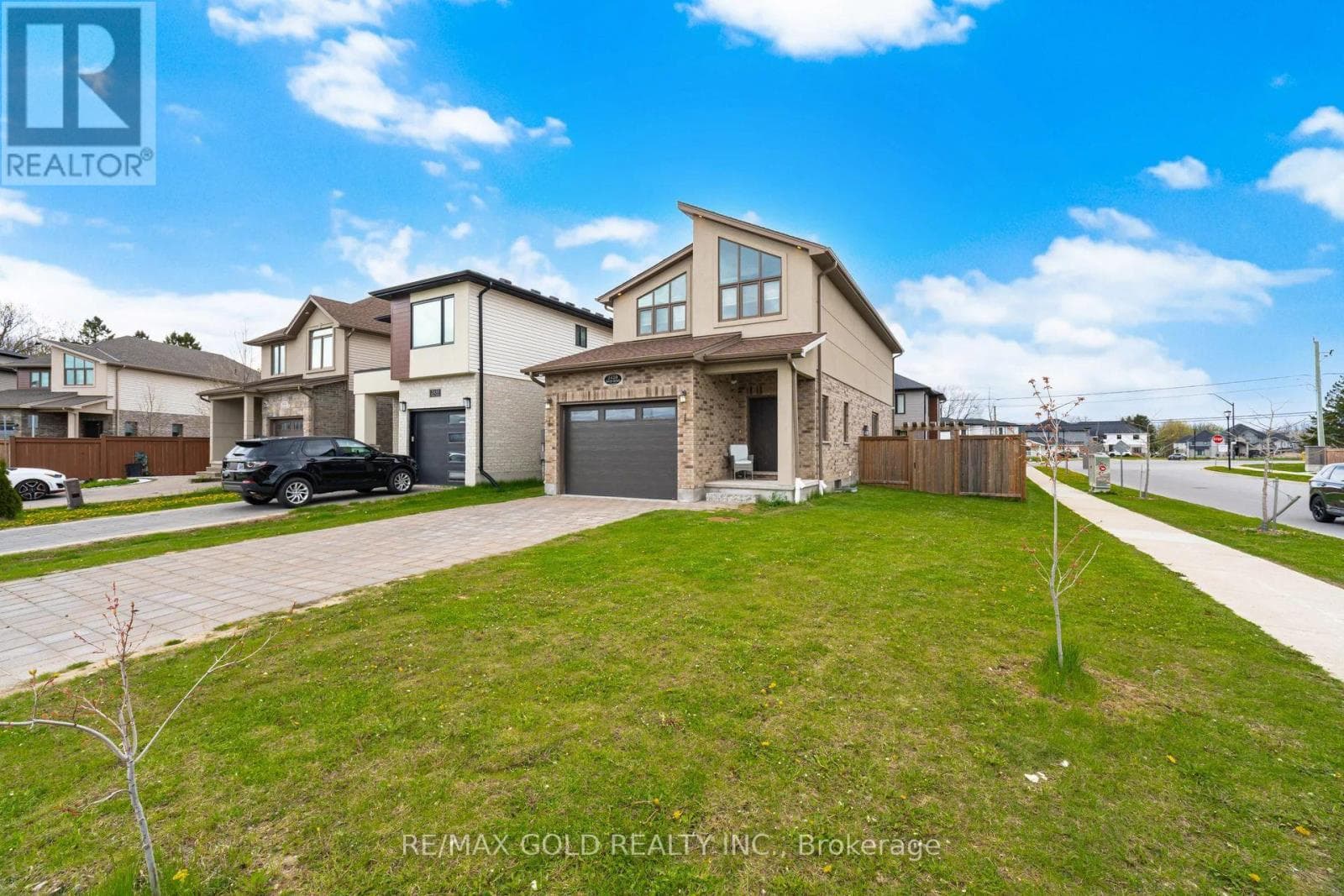 2439 DAISY BEND, Toronto — photo 2