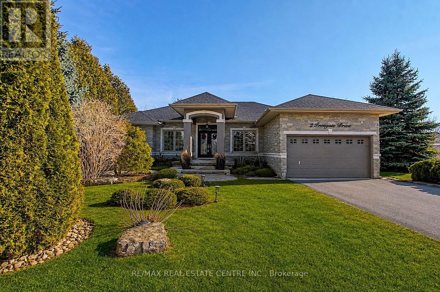 2 IRONGATE Drive, Toronto — photo 2