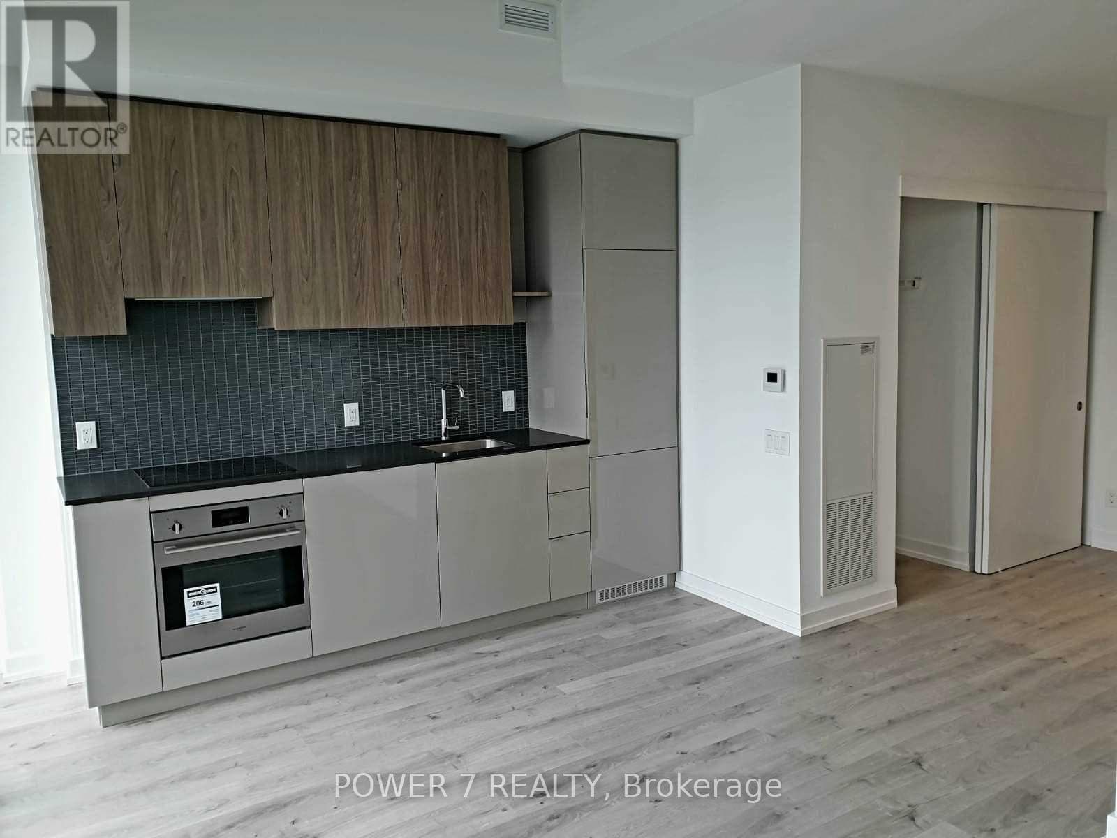 911 - 161 ROEHAMPTON AVENUE, Toronto — photo 5