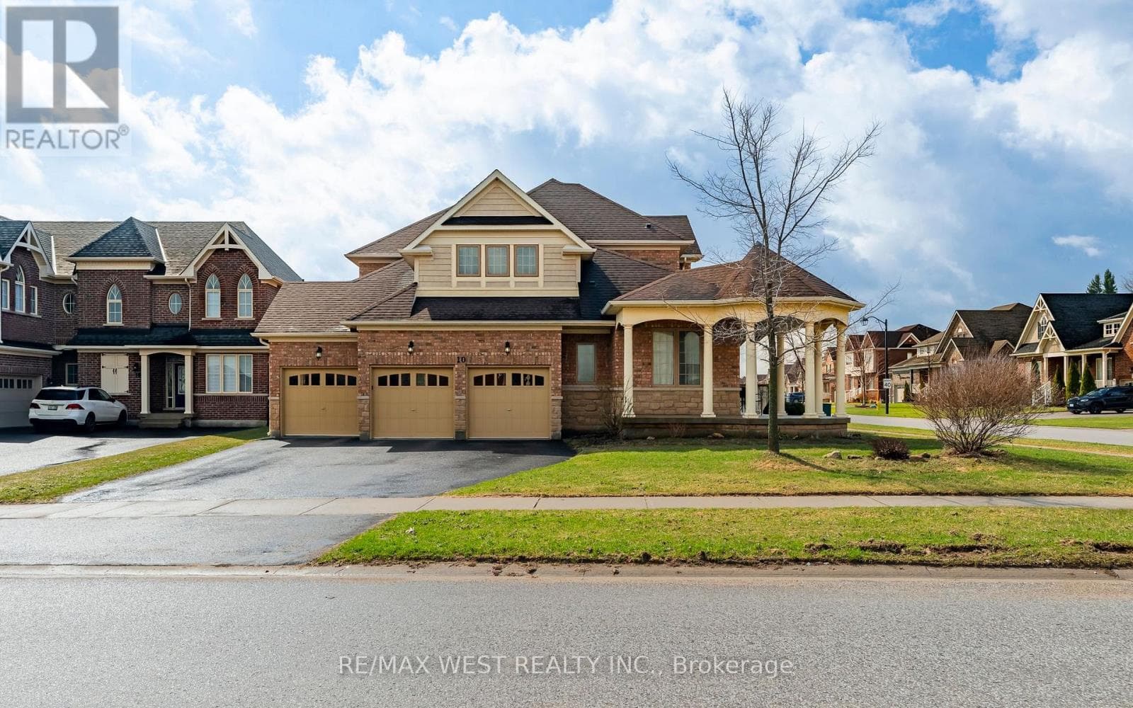 10 STONEGATE AVENUE in 