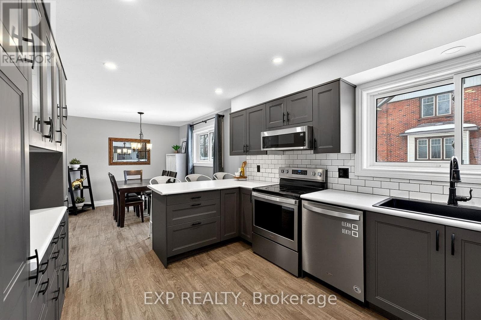 266 BLEECKER AVENUE, Central Lakes — photo 3