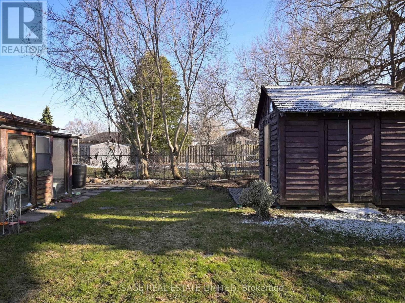 8 LOMBARDY CRESCENT, Toronto — photo 2