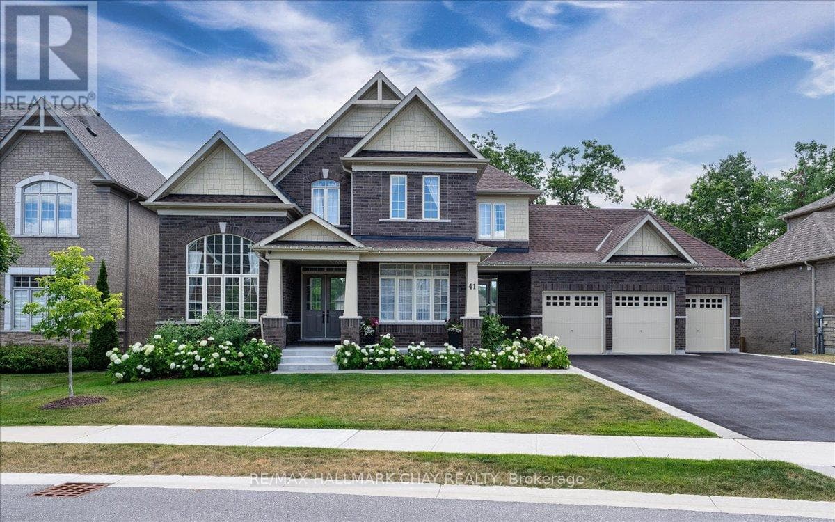 41 REDMOND CRESCENT in 