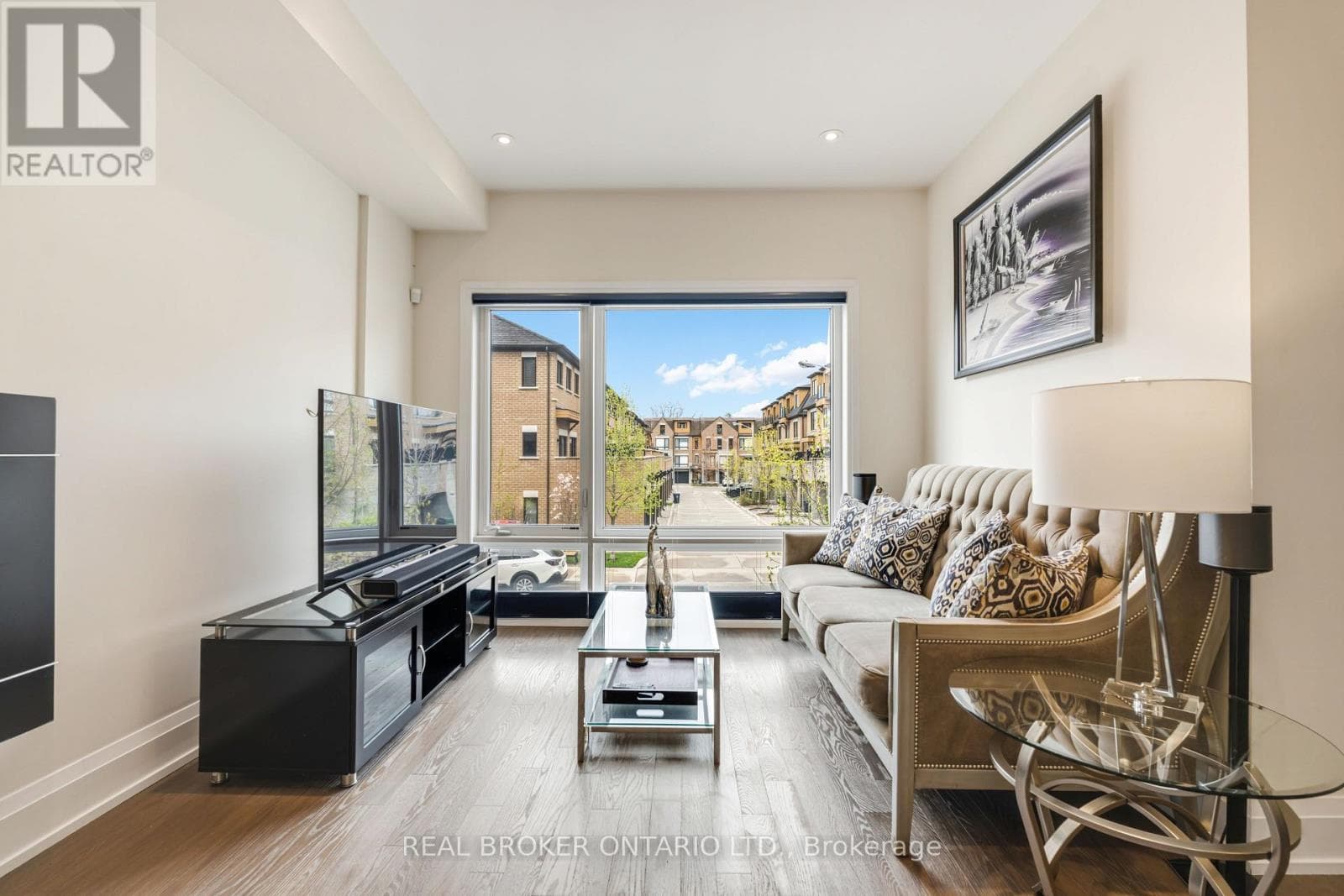 7 KENNETH WOOD CRESCENT, Toronto — photo 4