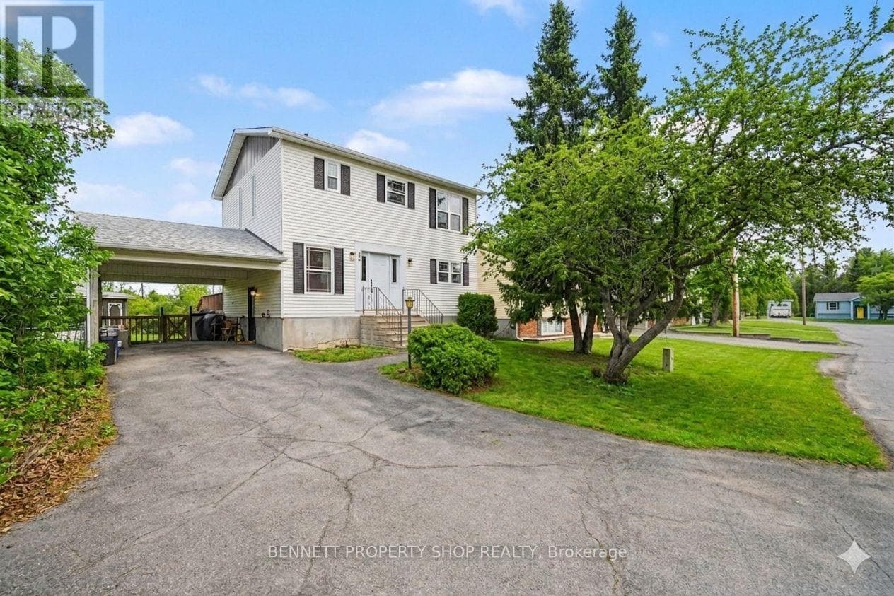 22 POOLE CREEK CRESCENT in STITTSVILLE