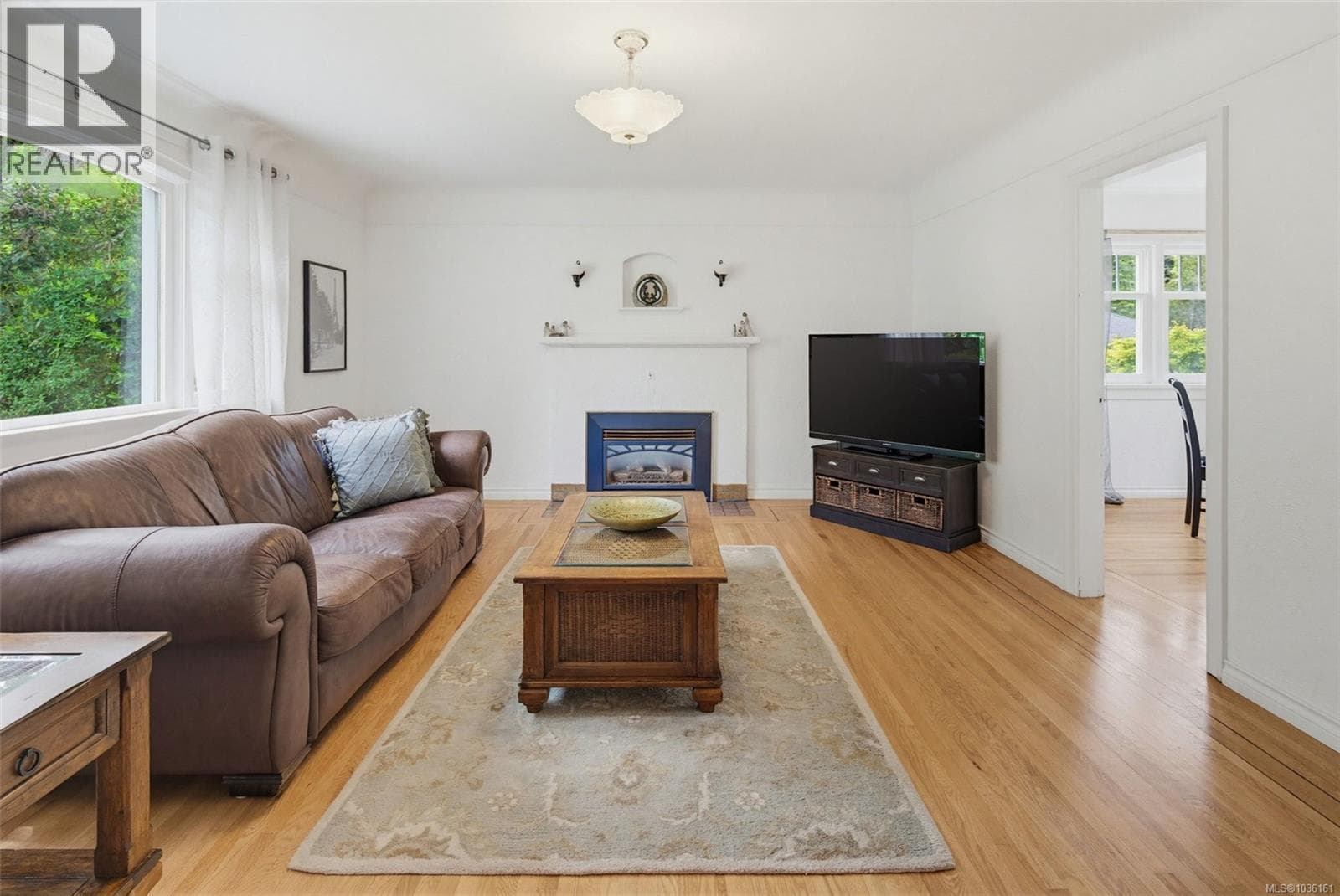1250 ROCKLAND AVENUE, Victoria — photo 3