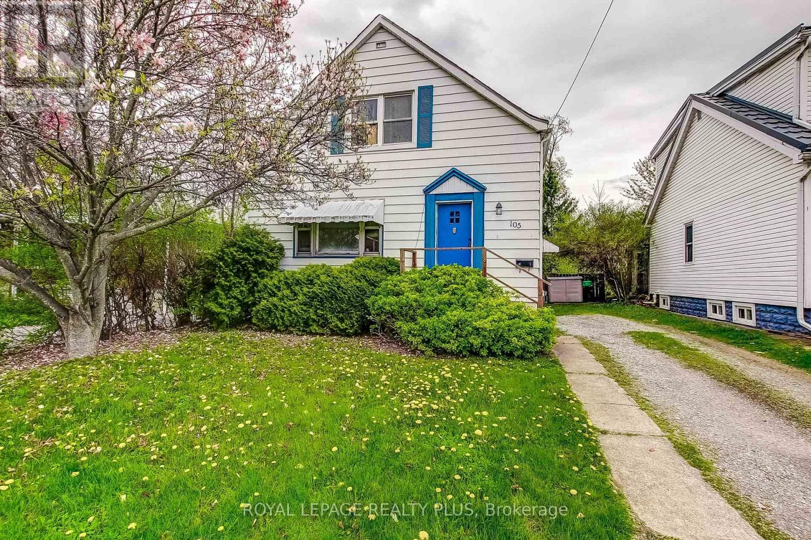 105 HILLVIEW STREET in Ainslie Wood East