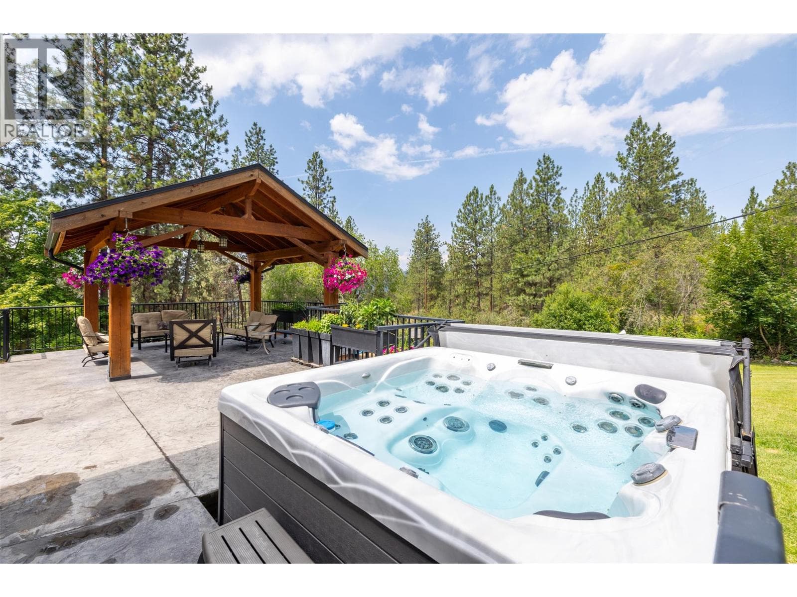 6051 POSTILL LAKE ROAD, Interior REALTORS® — photo 4
