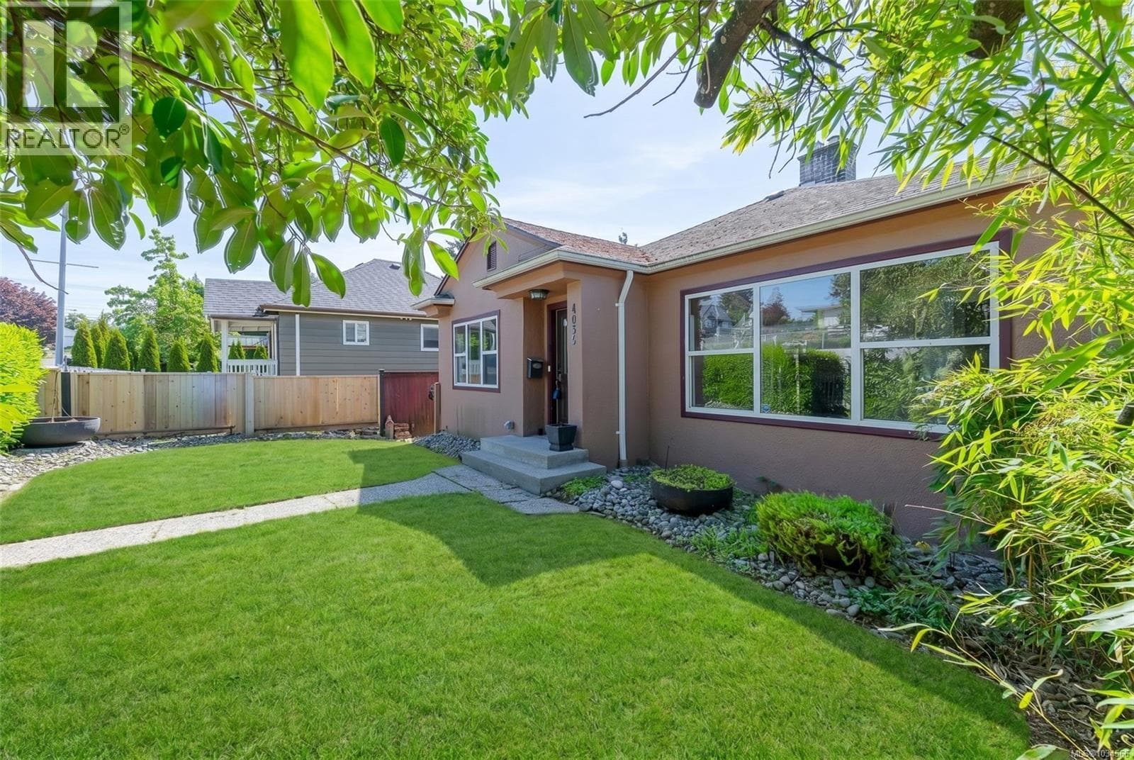 4836 Redford St, Vancouver Island — photo 4