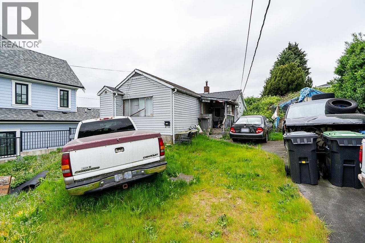 2235 EDINBURGH STREET, Greater Vancouver — photo 4
