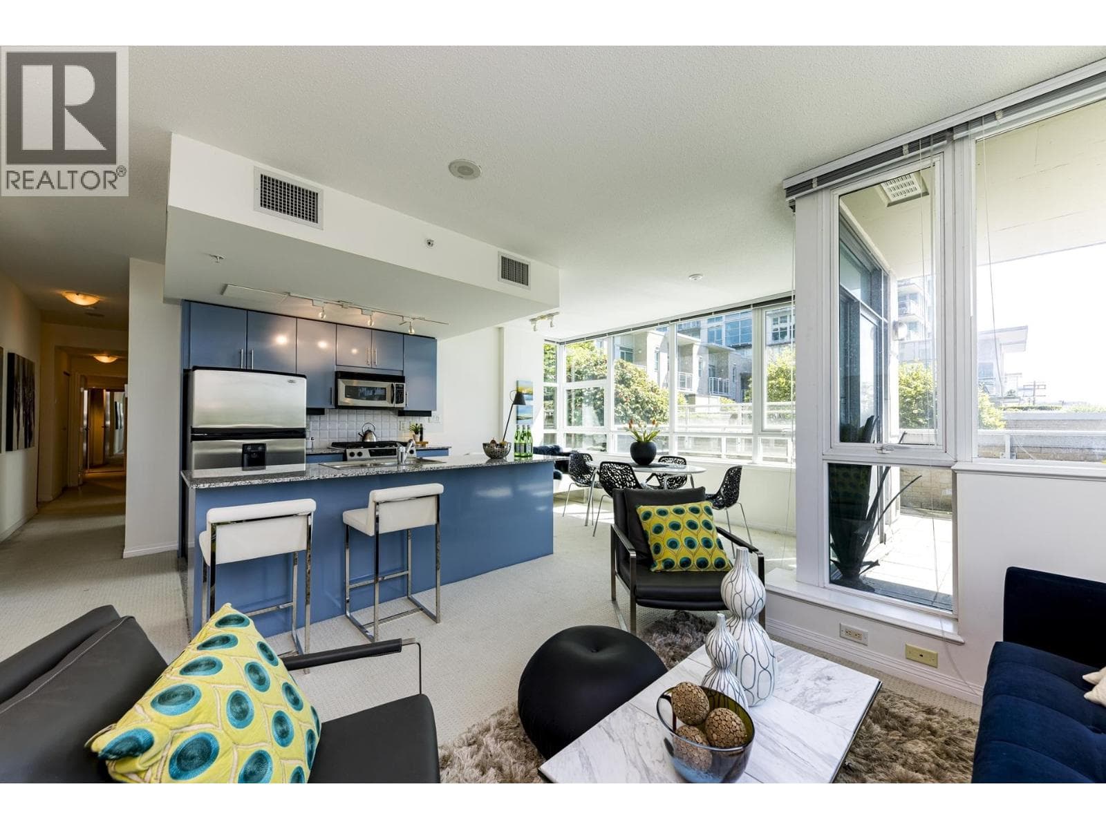 303 168 E ESPLANADE, Greater Vancouver — photo 3
