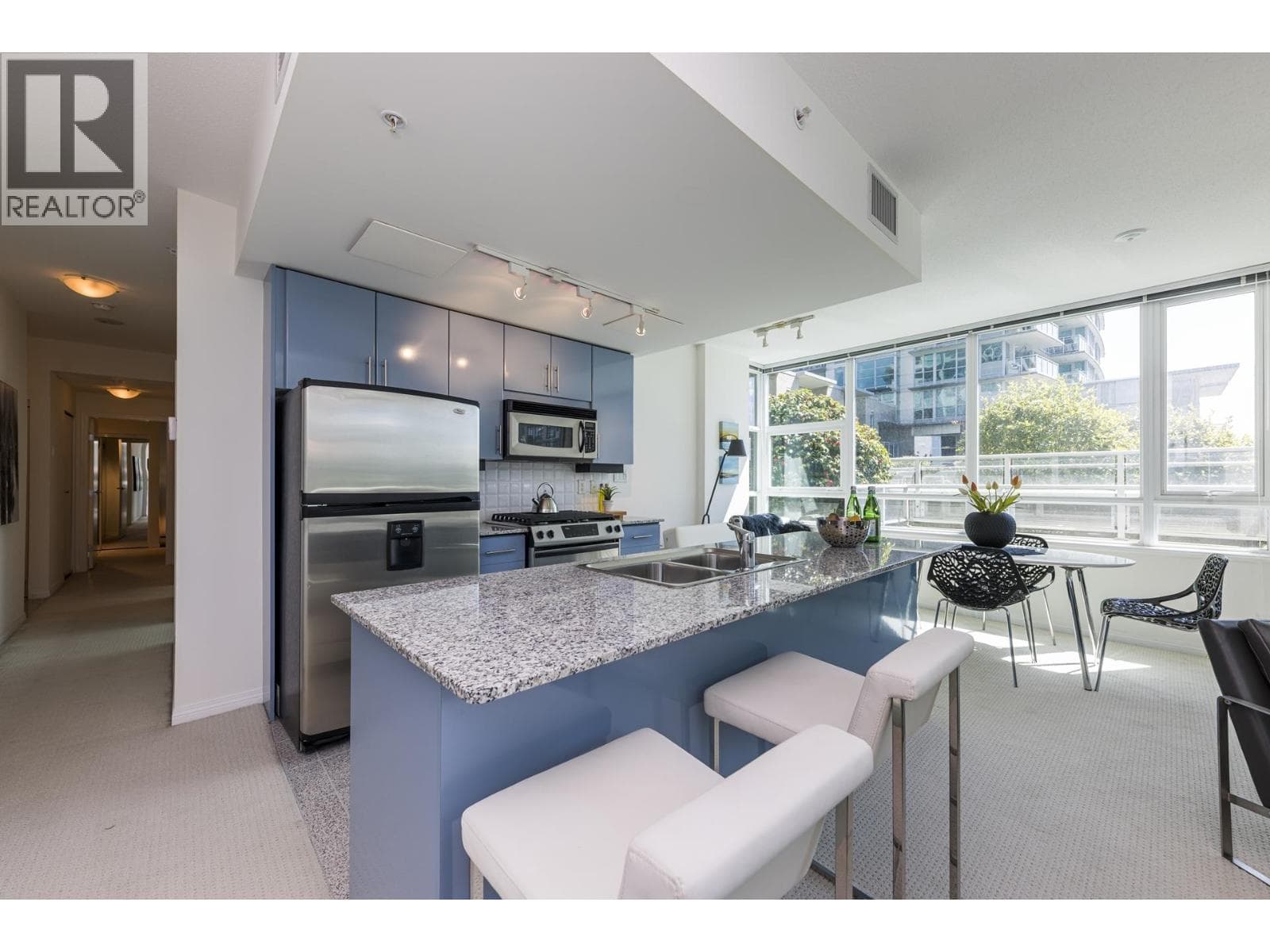 303 168 E ESPLANADE, Greater Vancouver — photo 5