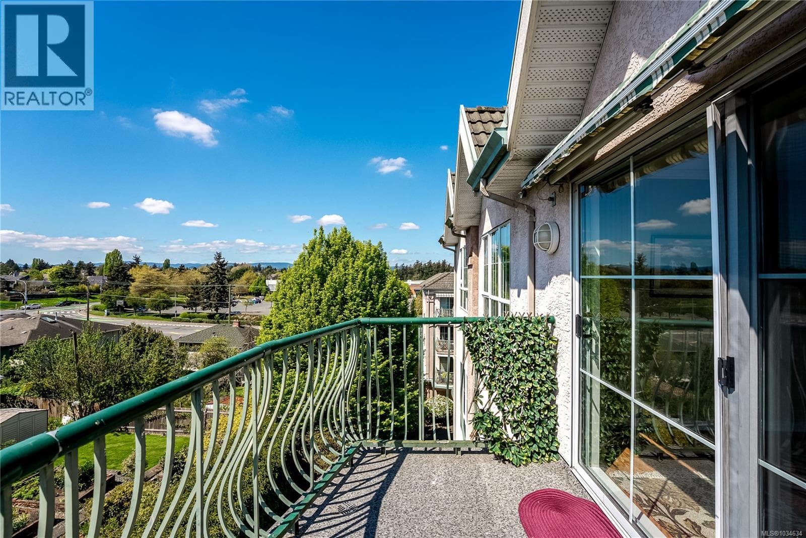 413 3133 Tillicum Rd, Victoria — photo 2