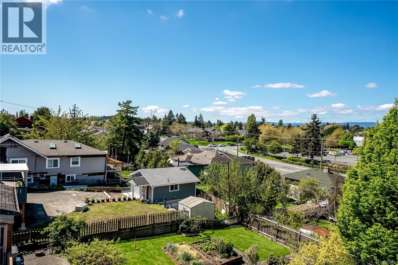 413 3133 Tillicum Rd, Victoria — photo 4