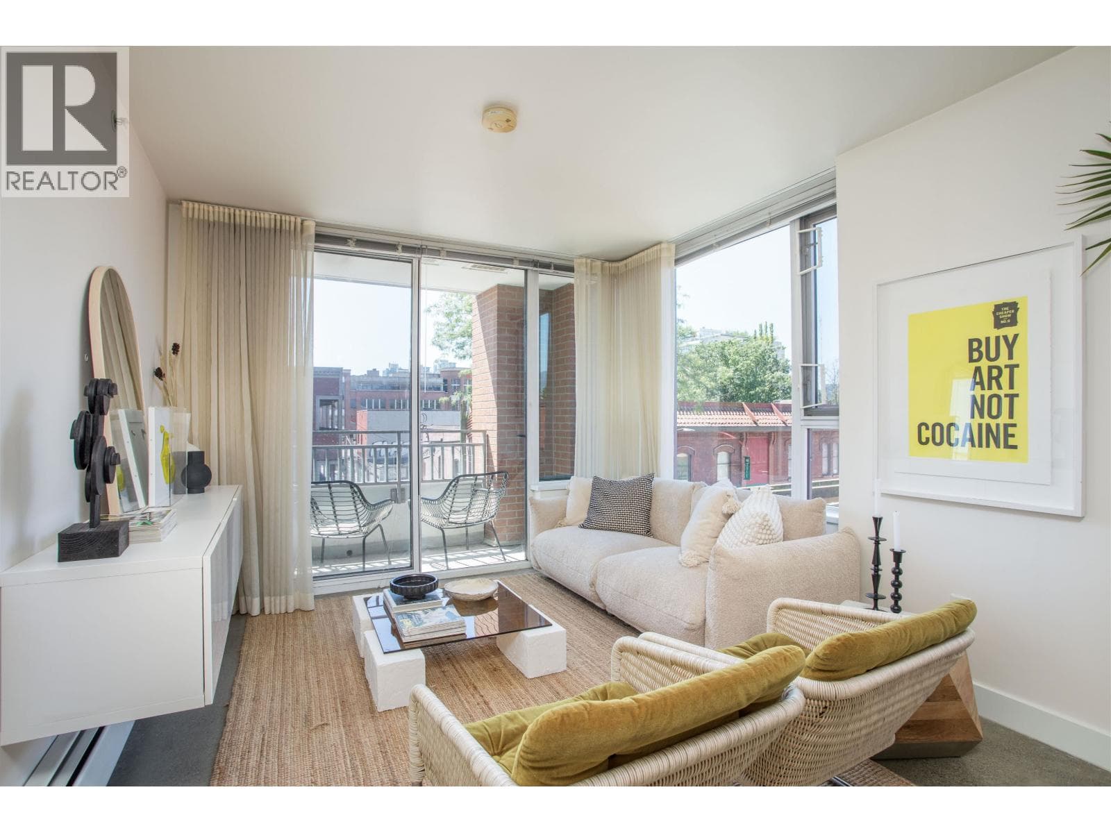 307 231 E PENDER STREET in Strathcona