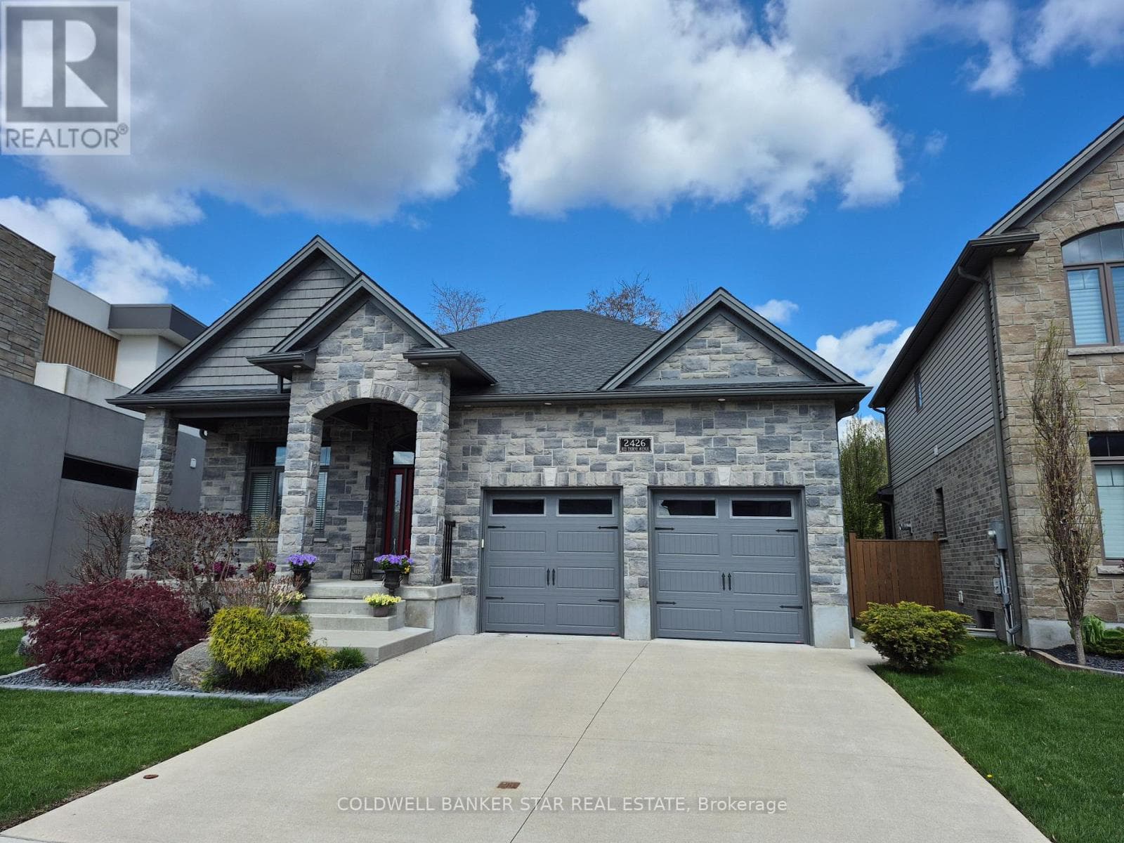 2426 RED THORNE AVENUE, London and St. Thomas — photo 2