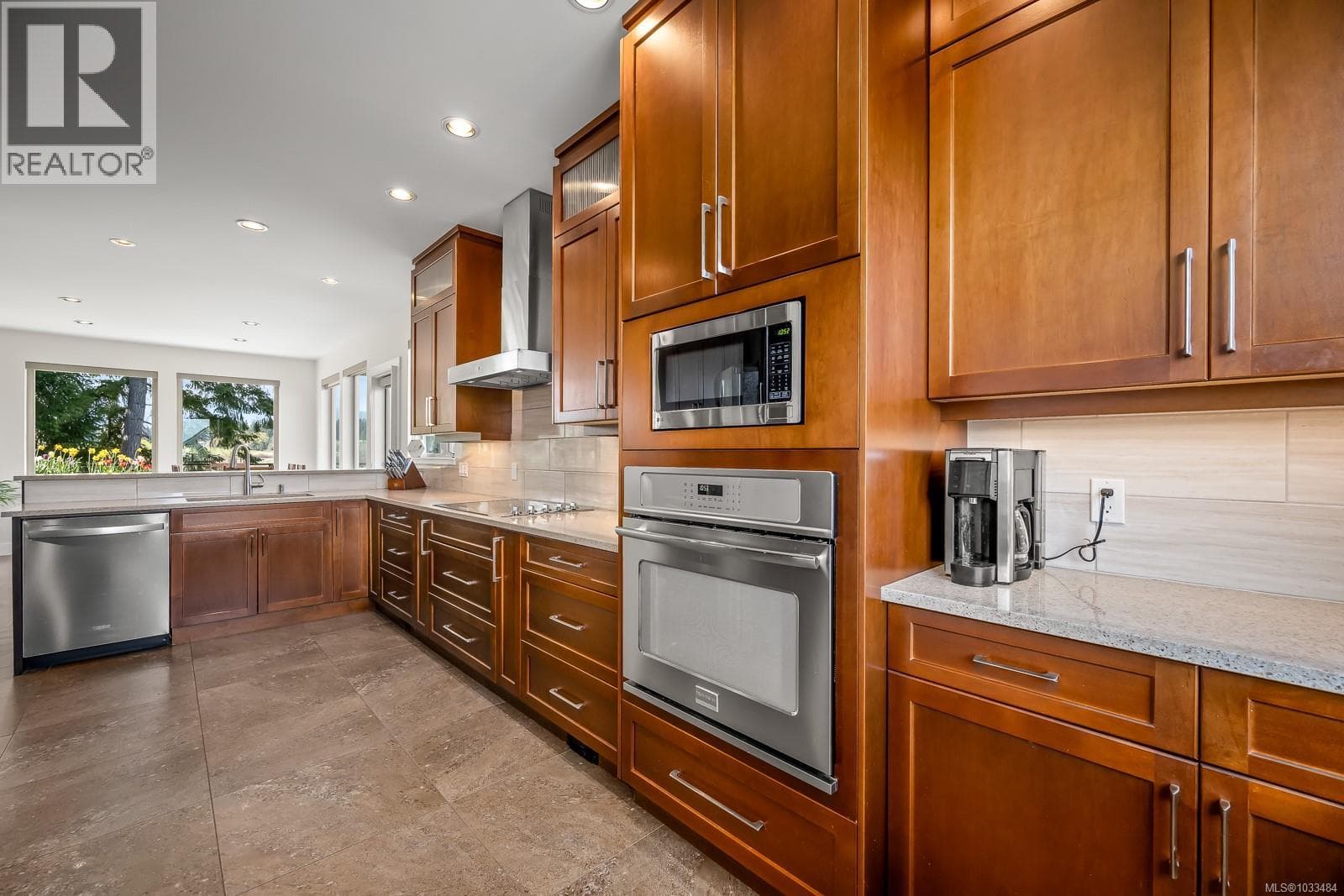 3389 RHYS ROAD, Vancouver Island — photo 4