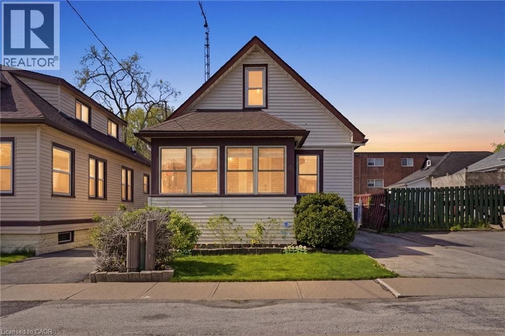 4 MANNING STREET in 
