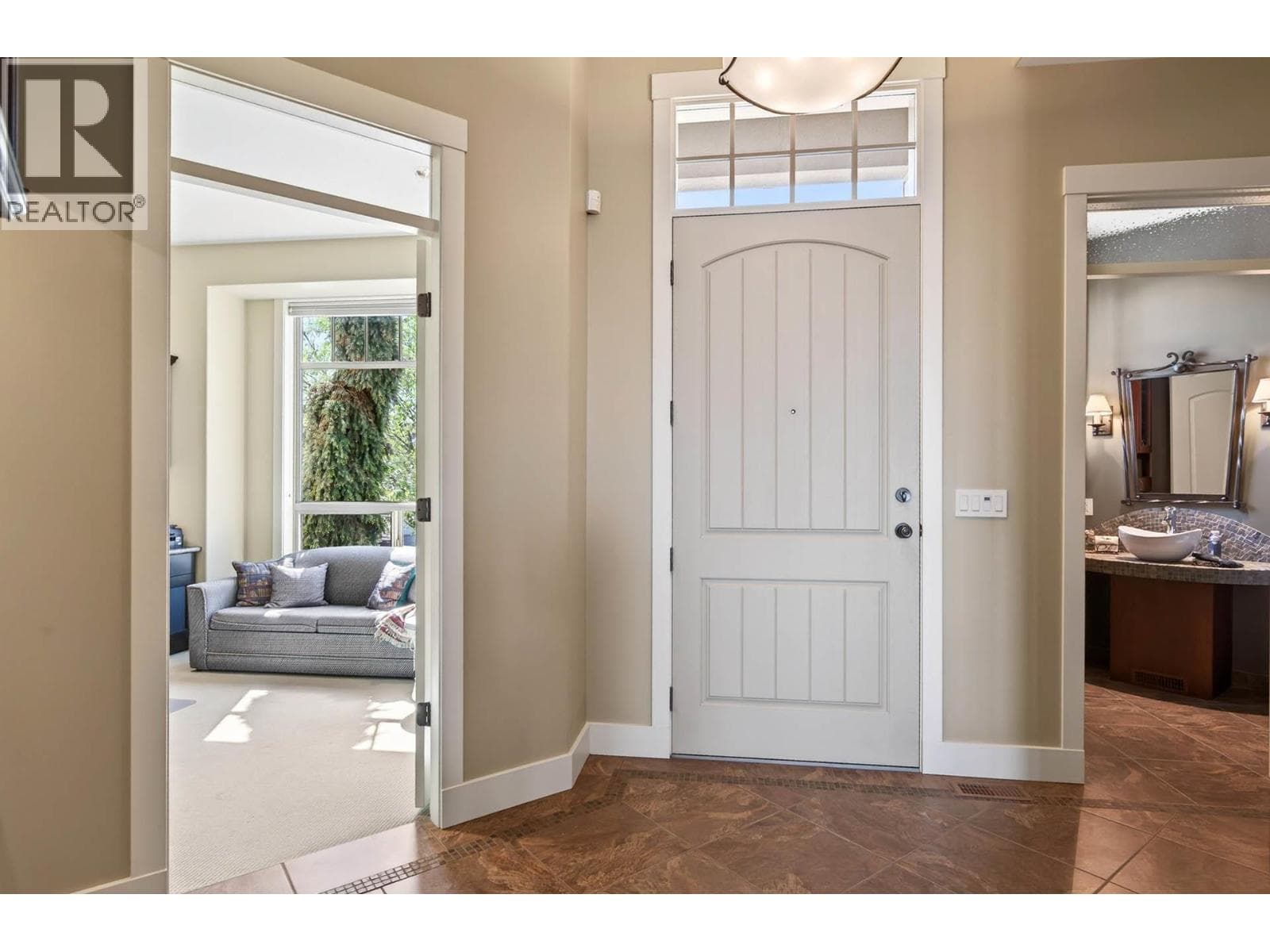 424 AZURE PLAZA, Interior REALTORS® — photo 2