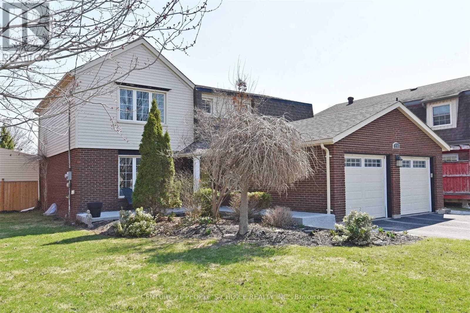 218 ANGELINE STREET N in Lindsay