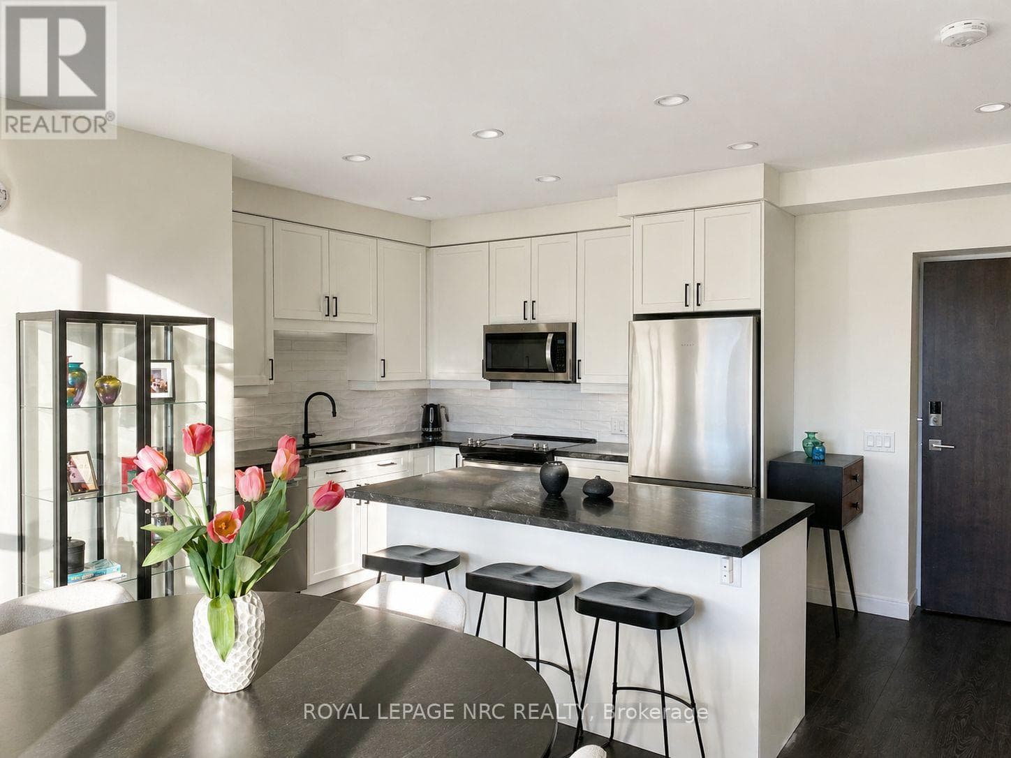 604 - 118 WEST STREET in 