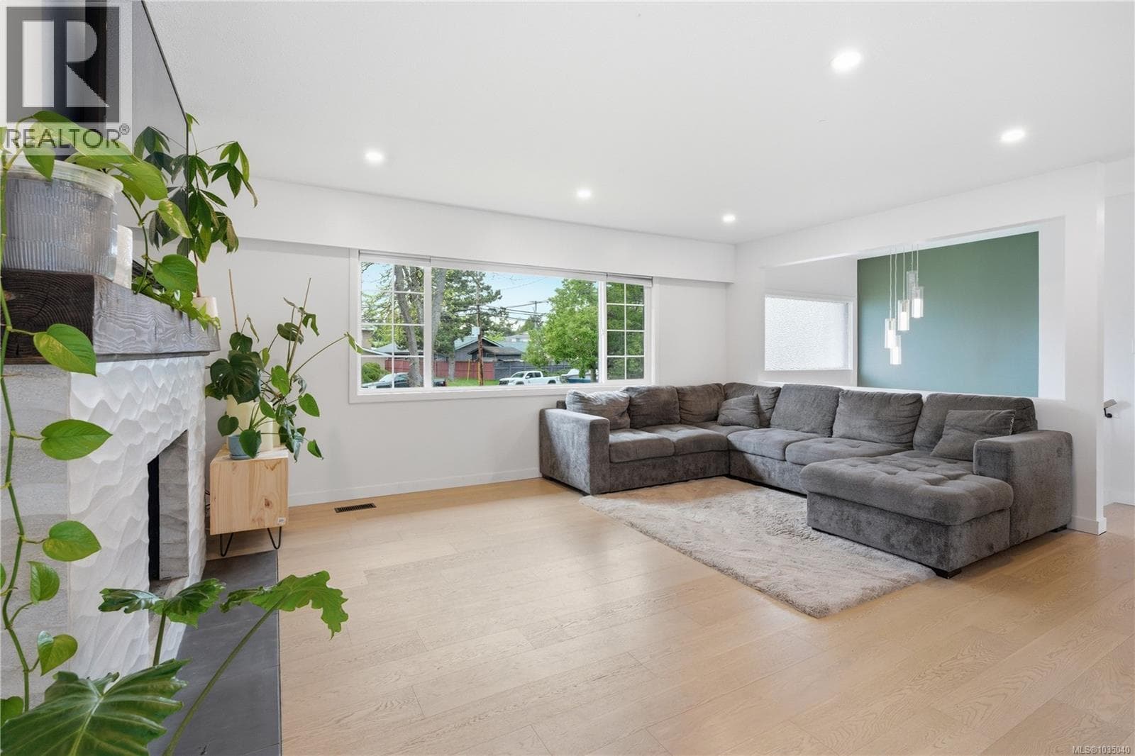 4261 CAREY ROAD, Victoria — photo 4