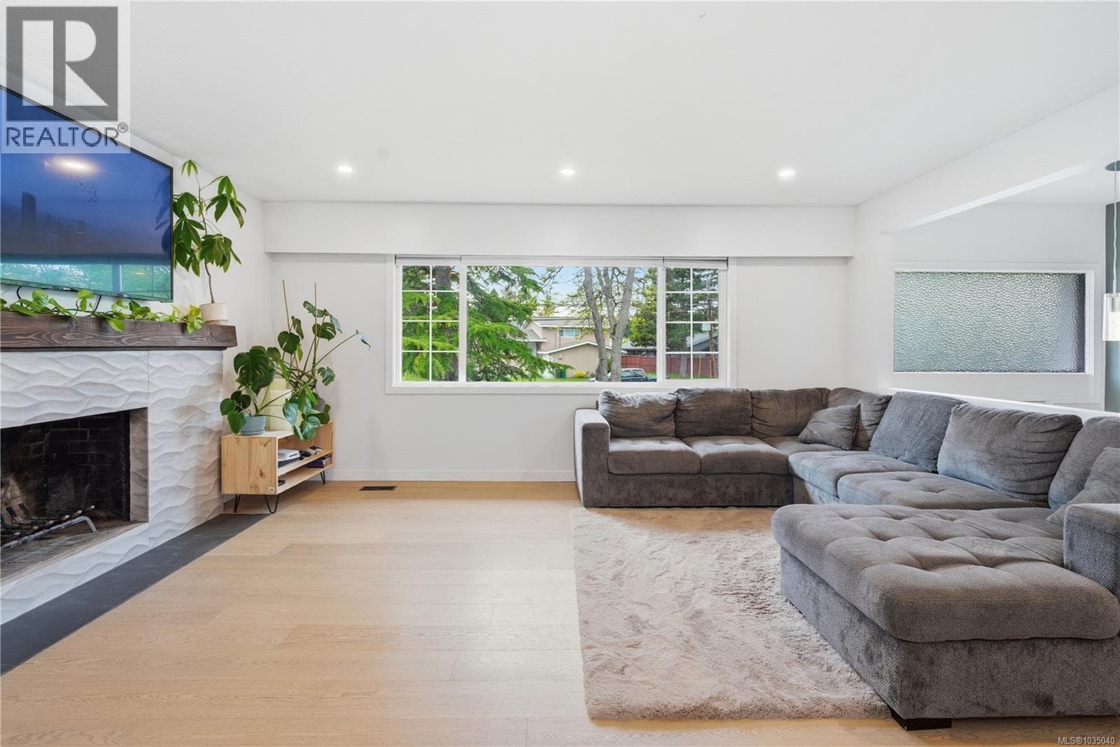 4261 CAREY ROAD, Victoria — photo 5