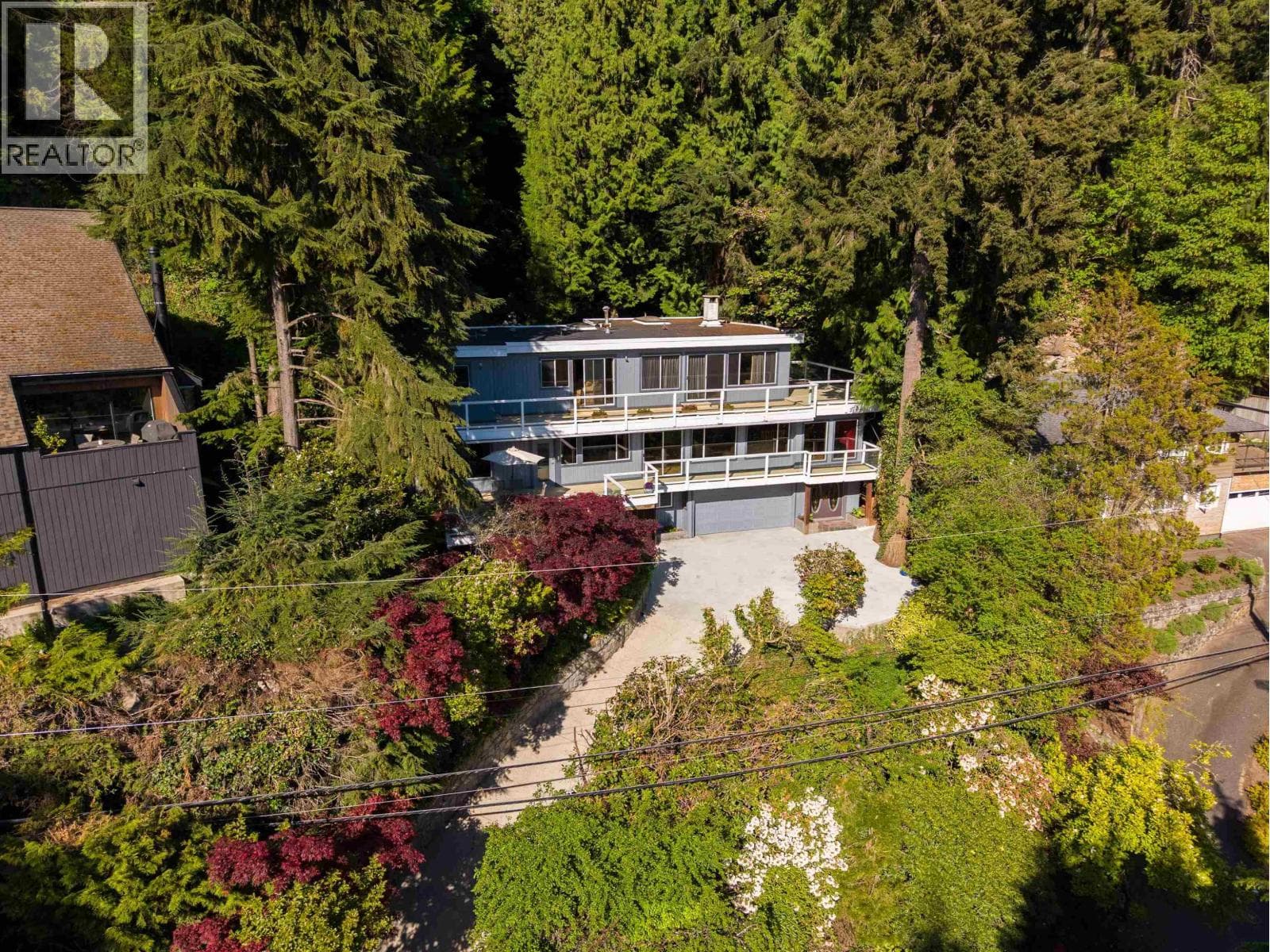 3897 BAYRIDGE AVENUE, Greater Vancouver — photo 2