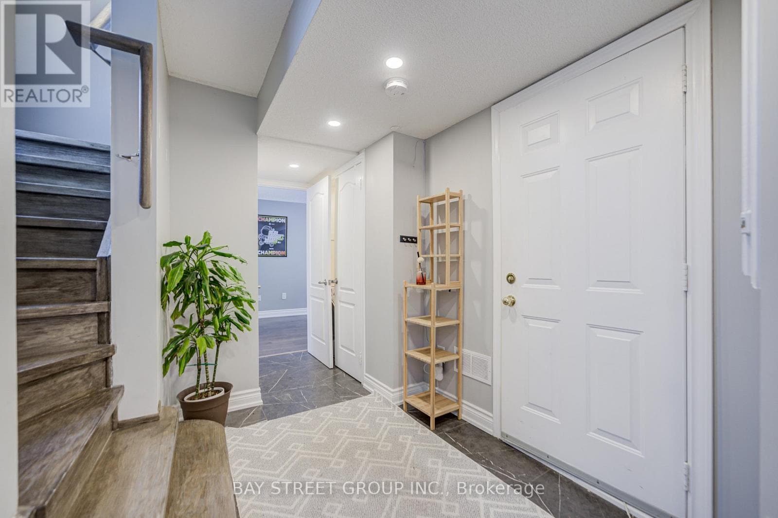 52 LEITCHCROFT CRESCENT, Toronto — photo 3
