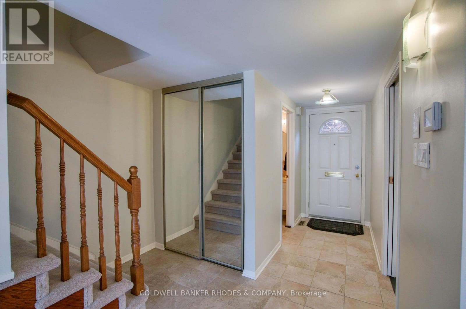 9 - 215 MACKAY STREET, Ottawa — photo 3