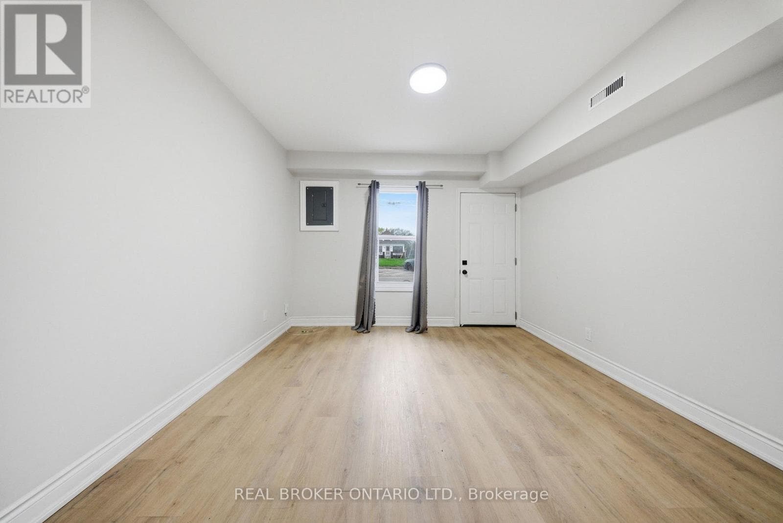 129 DURHAM STREET, Toronto — photo 2