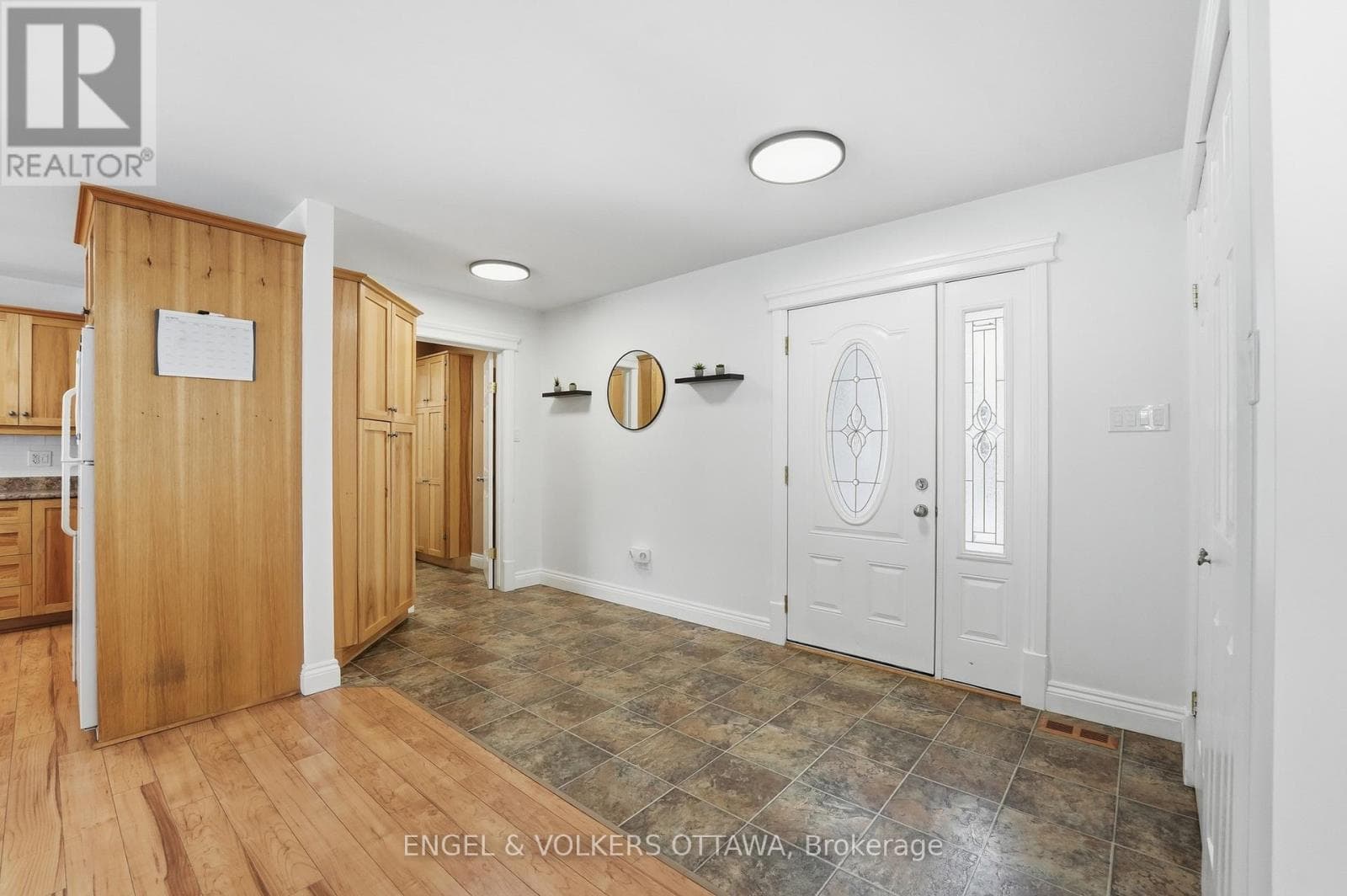 27 IVY AVENUE, Ottawa — photo 2