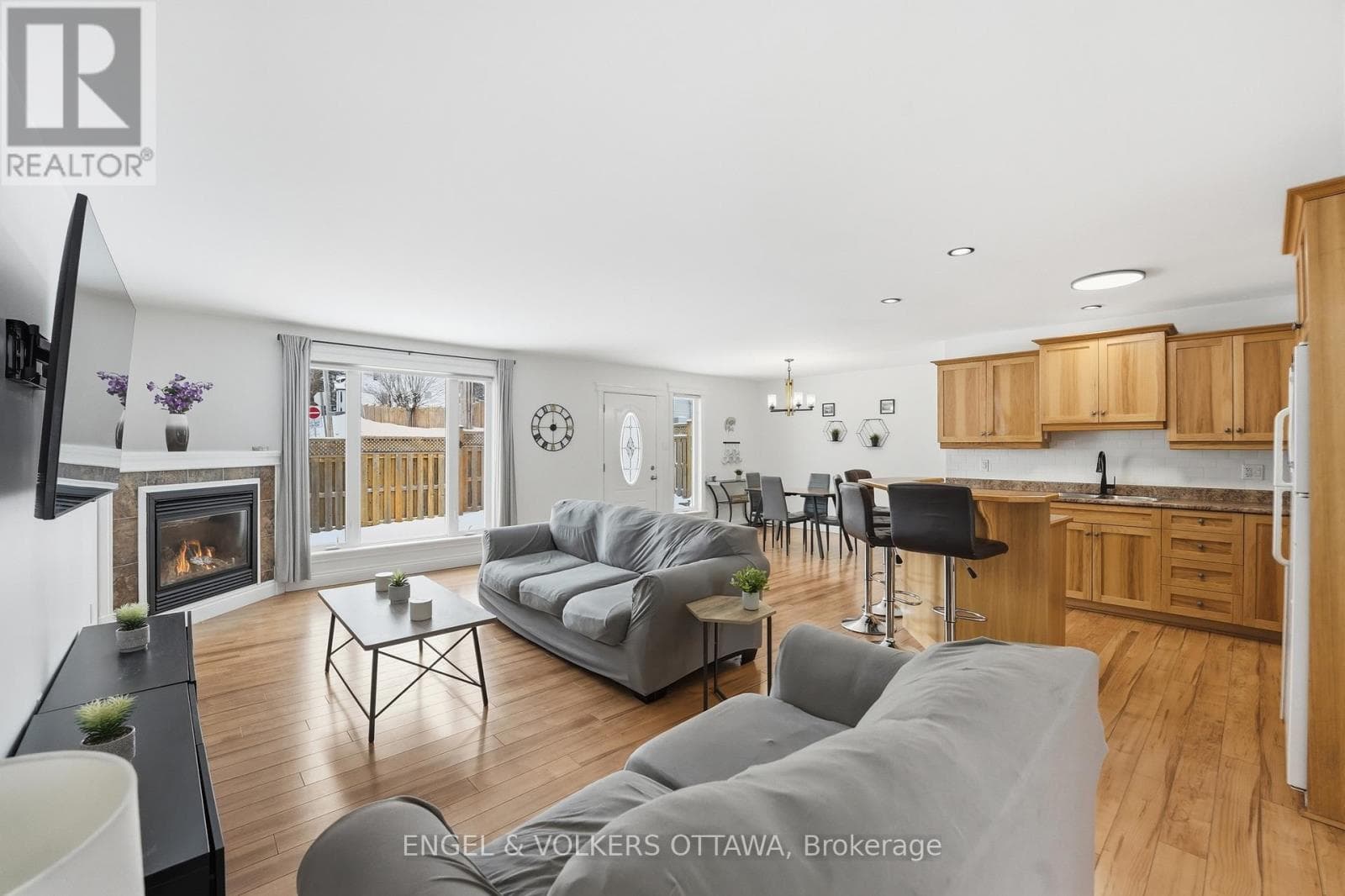 27 IVY AVENUE, Ottawa — photo 5
