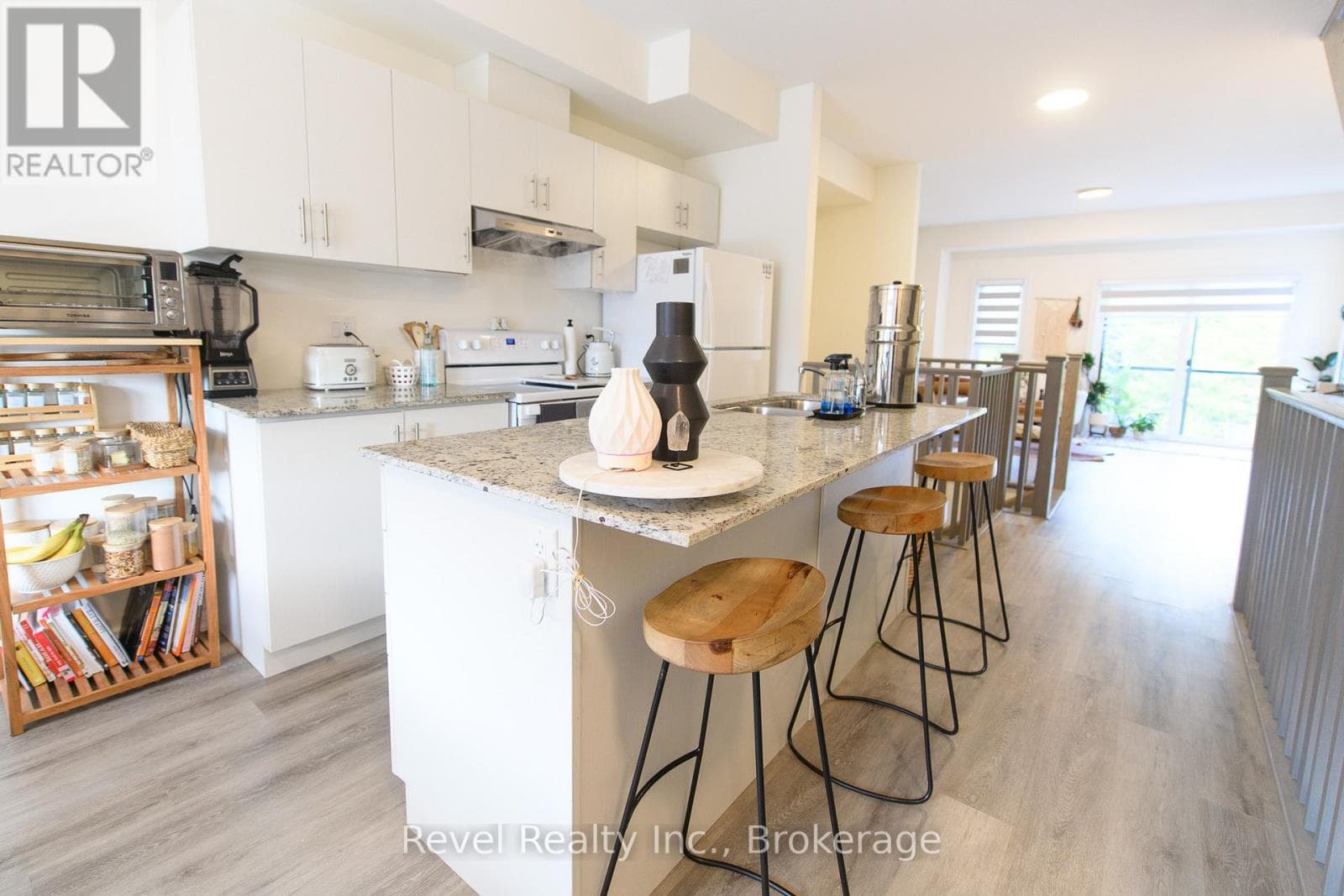 14 WINTERS CRESCENT, OnePoint — photo 2