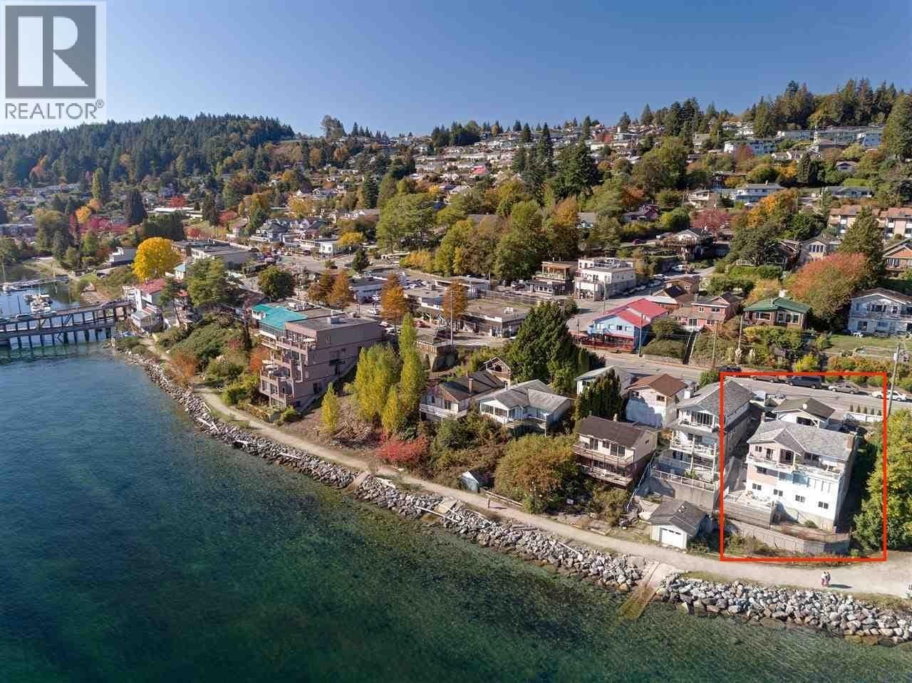 484 MARINE DRIVE, Greater Vancouver — photo 2