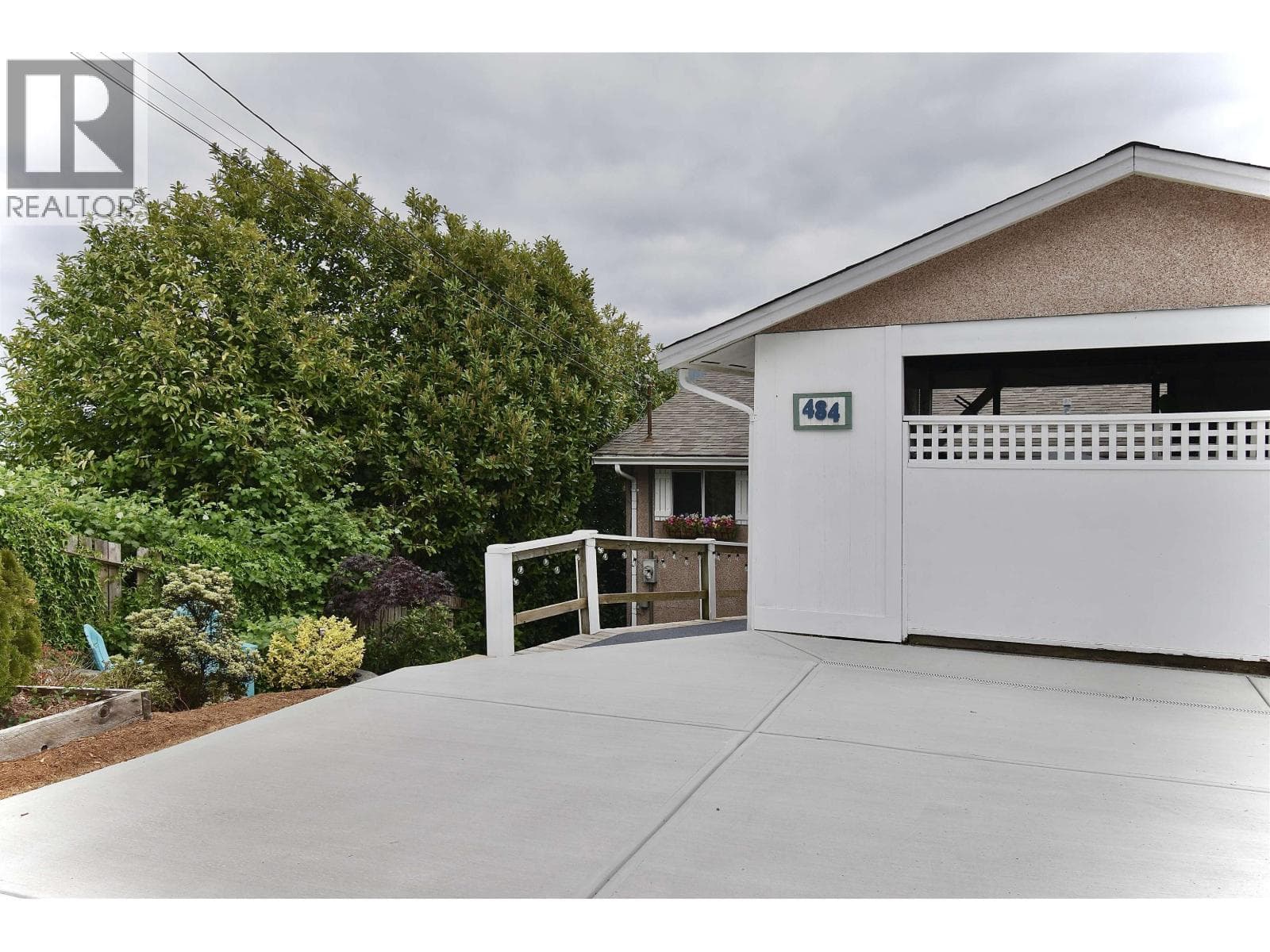 484 MARINE DRIVE, Greater Vancouver — photo 5
