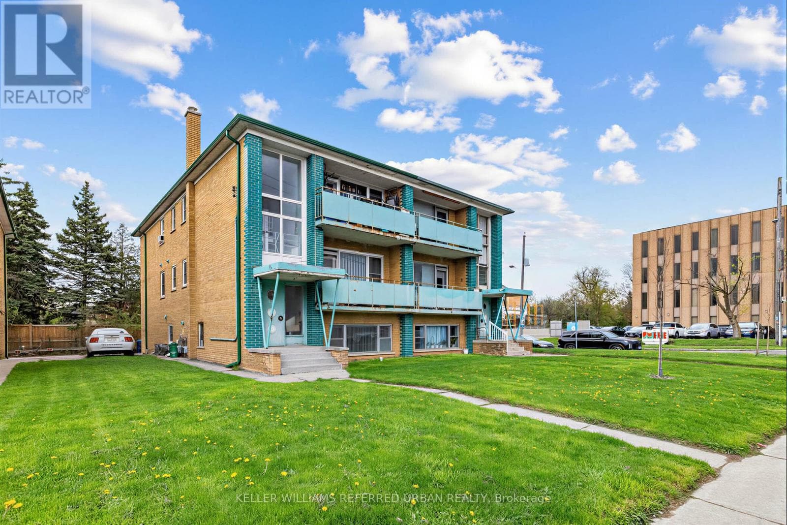3867 BATHURST STREET in Lansing-Westgate